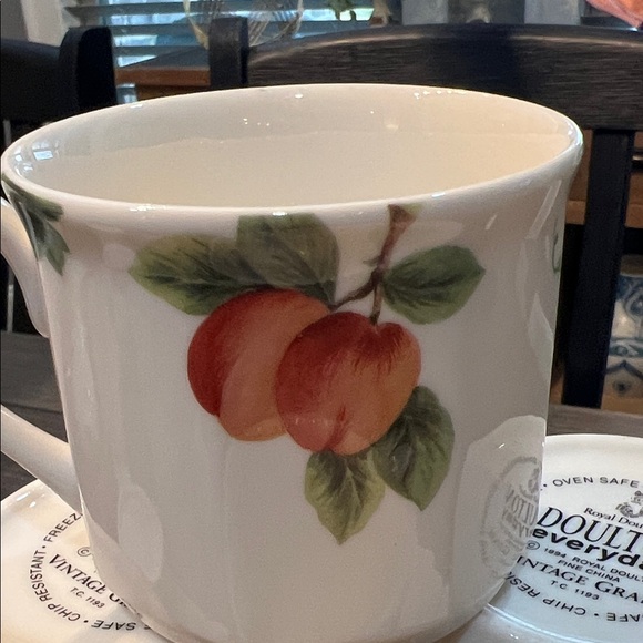 Vintage Royal Doulton “Vintage Grape” Retired Pattern Set of 4 Cups 1994-2004 - Picture 9 of 10